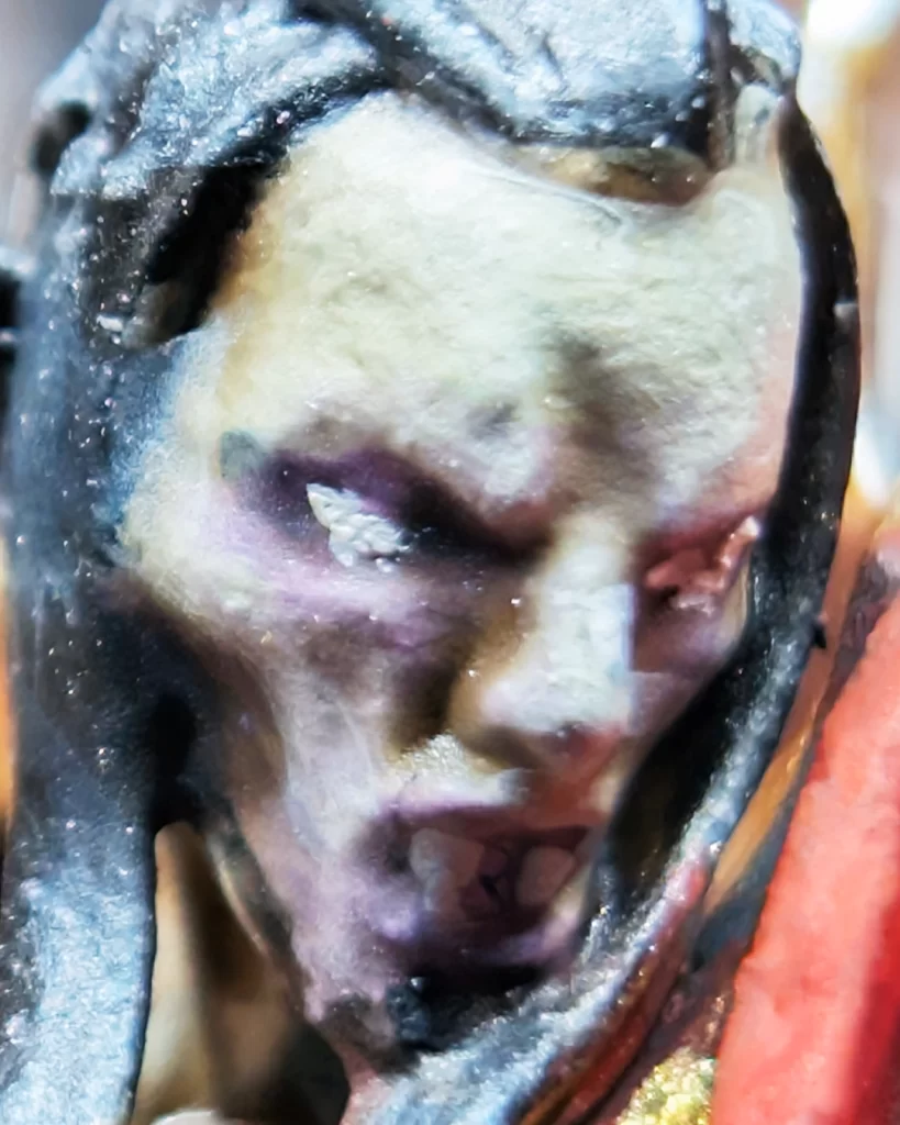 Face Details Drucchi Violet and Pallid Wych Flesh