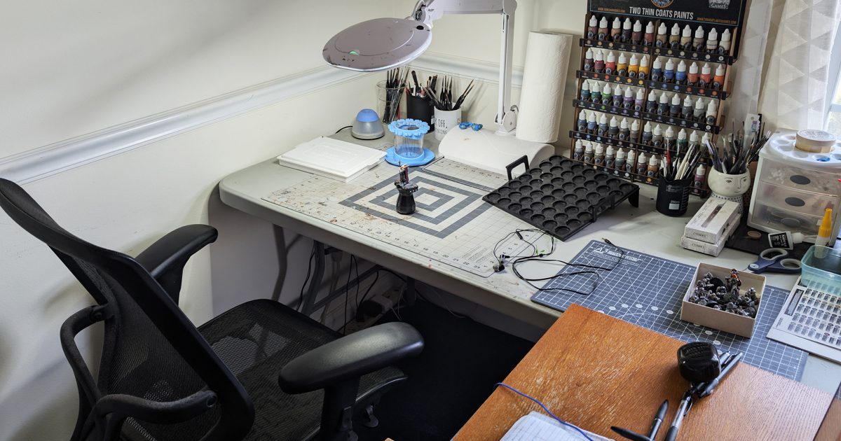 Simple Miniature Painting Workspace Featured