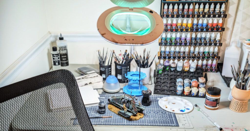 Choosing the Right Desk or Table for Miniature Painting