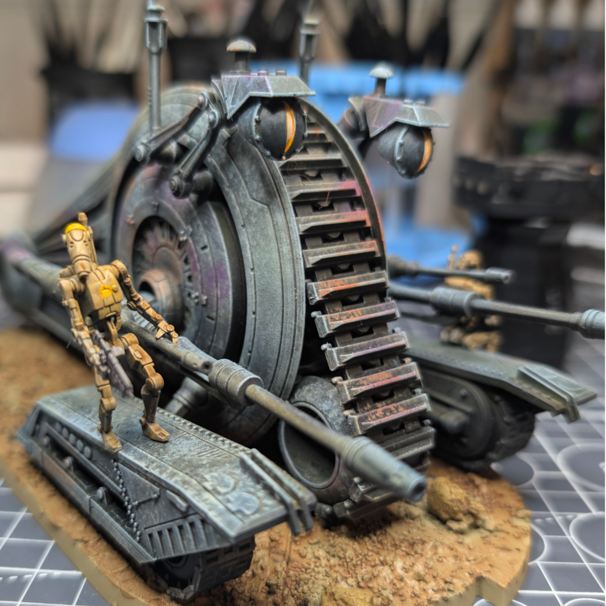 Persuader Tank with 900 lumen task light